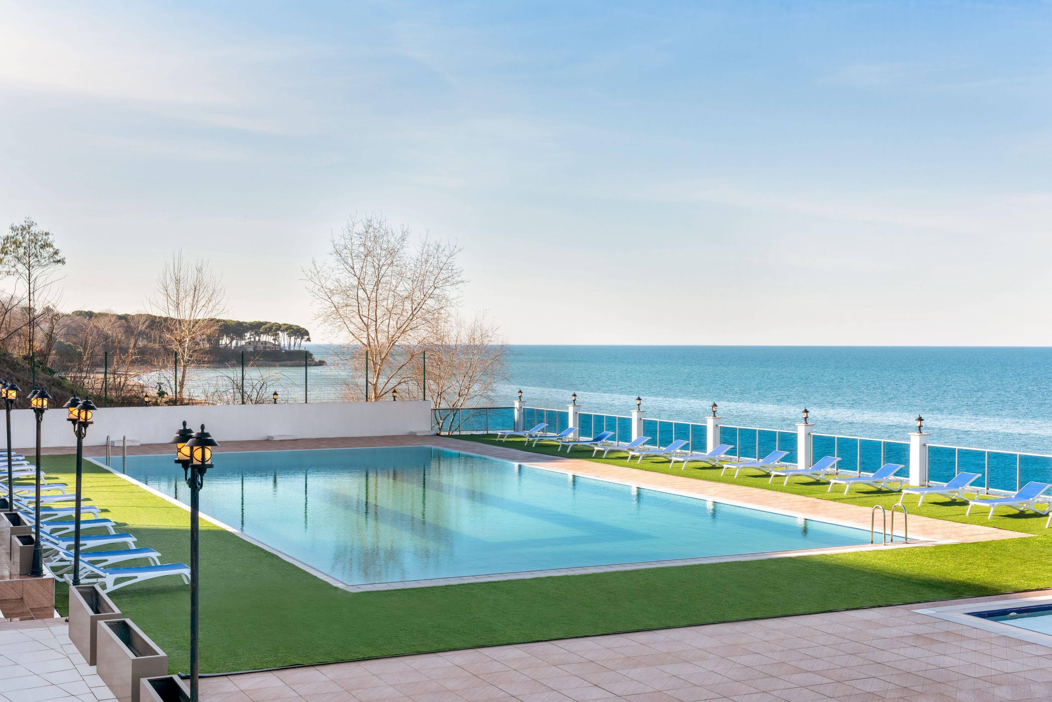 Ramada Resort By Wyndham Unye Kültér fotó