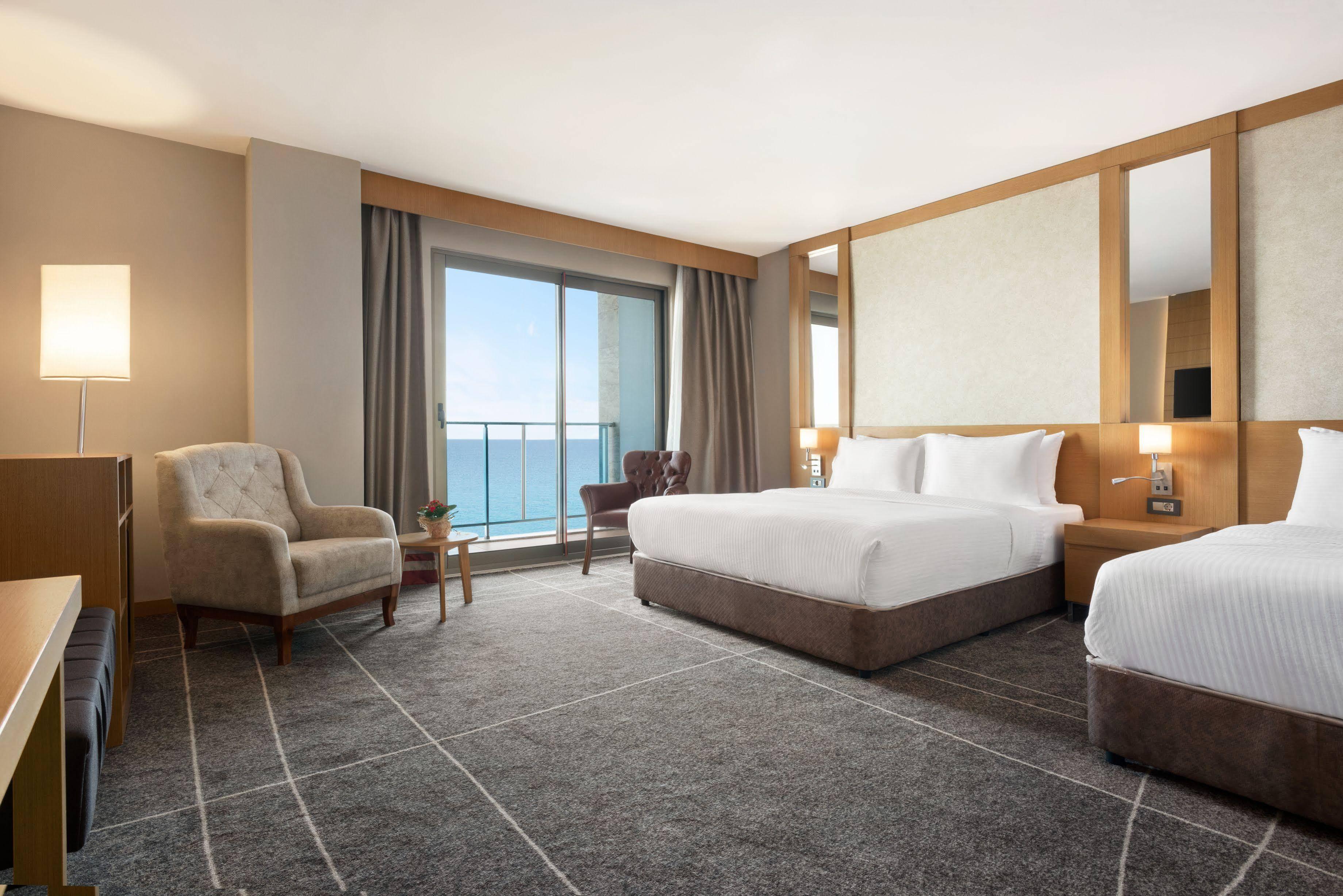 Ramada Resort By Wyndham Unye Kültér fotó