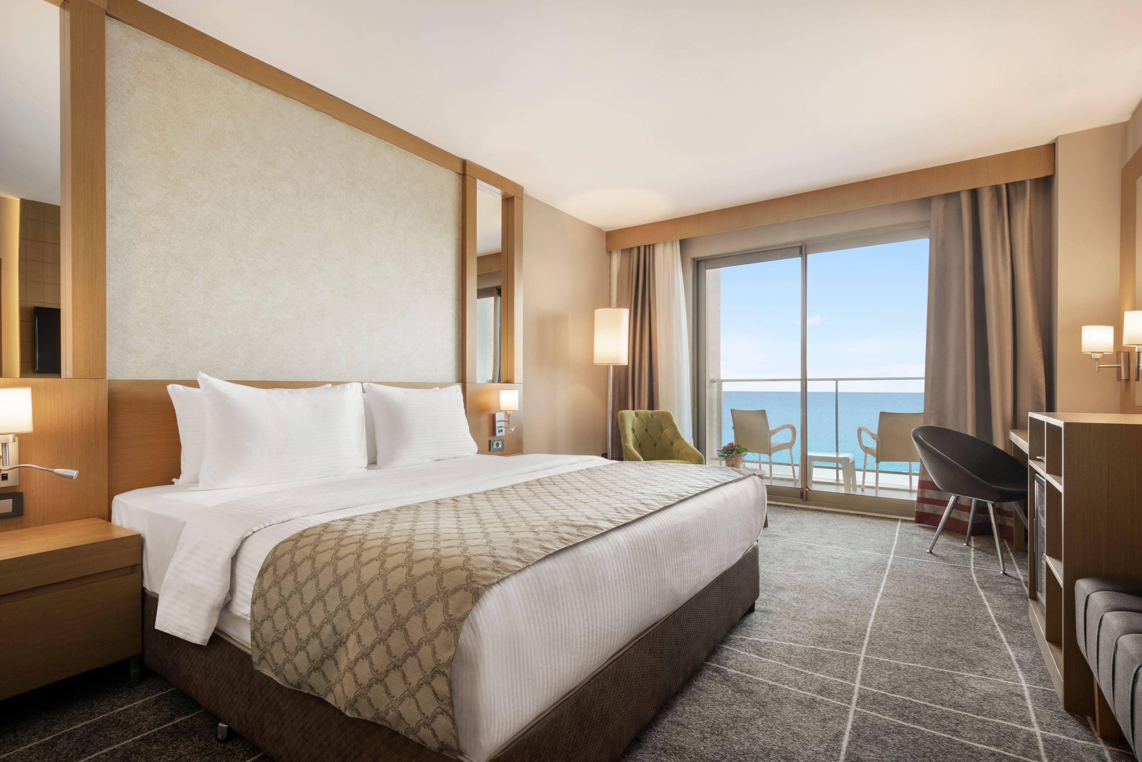 Ramada Resort By Wyndham Unye Kültér fotó